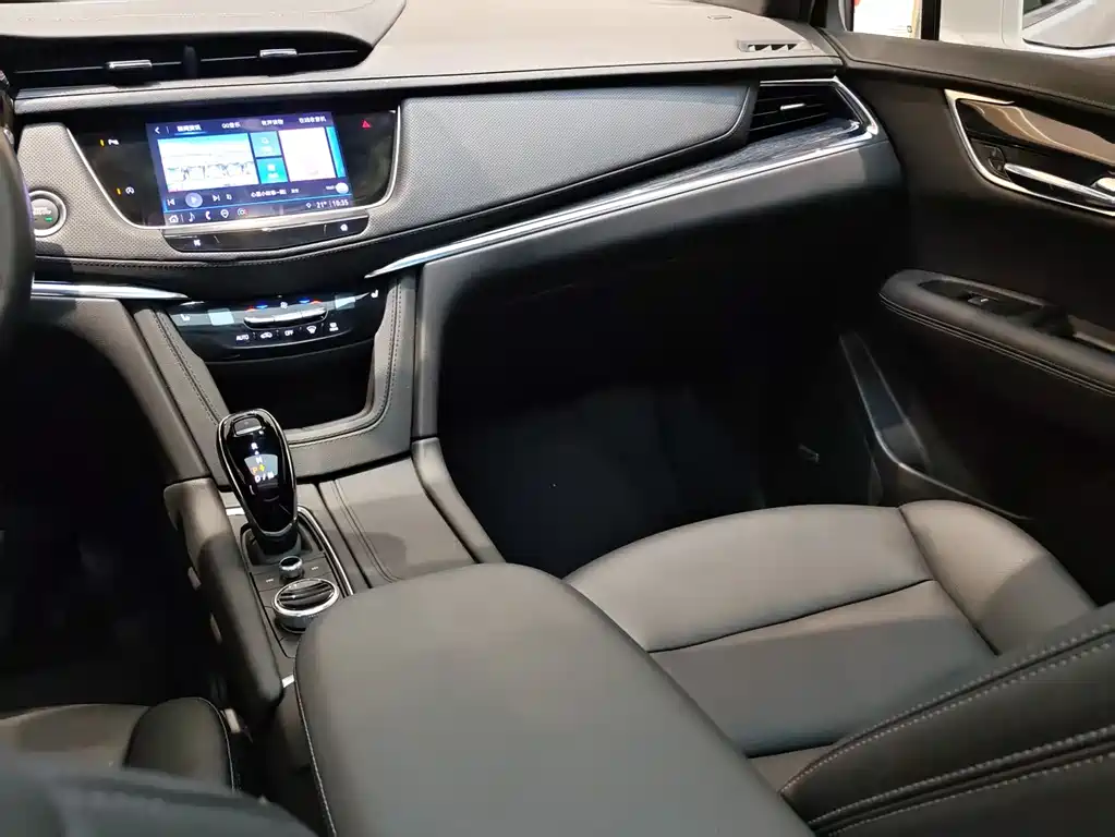 Cadillac XT5 2023 — фото 17