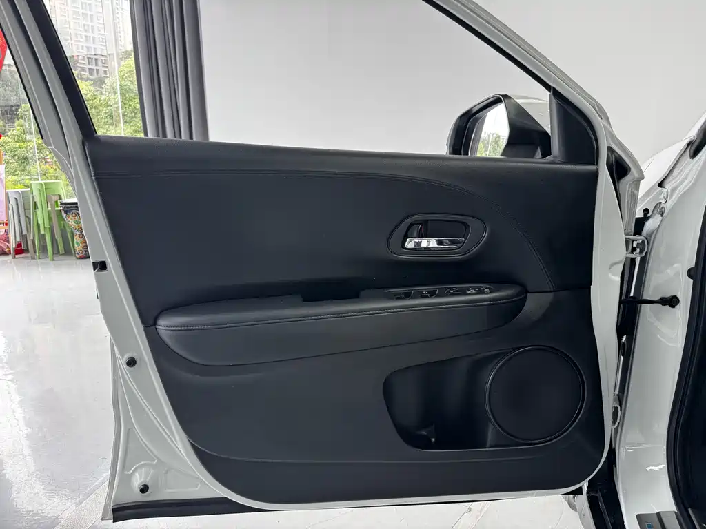 Honda Vezel 2016 — фото 10