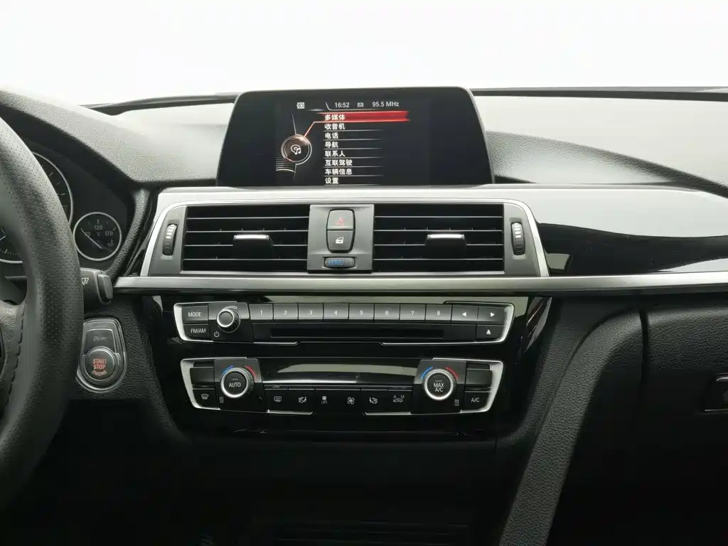 BMW 3 Series 2016 — фото 12