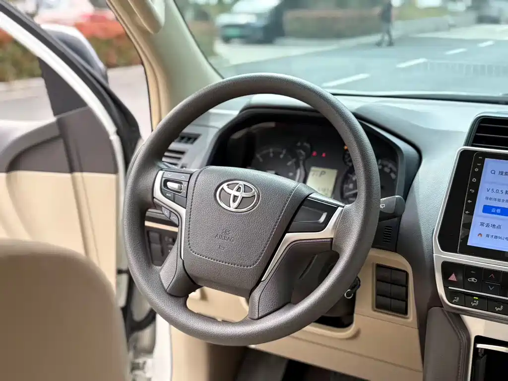 Toyota Prado 2023 — фото 16