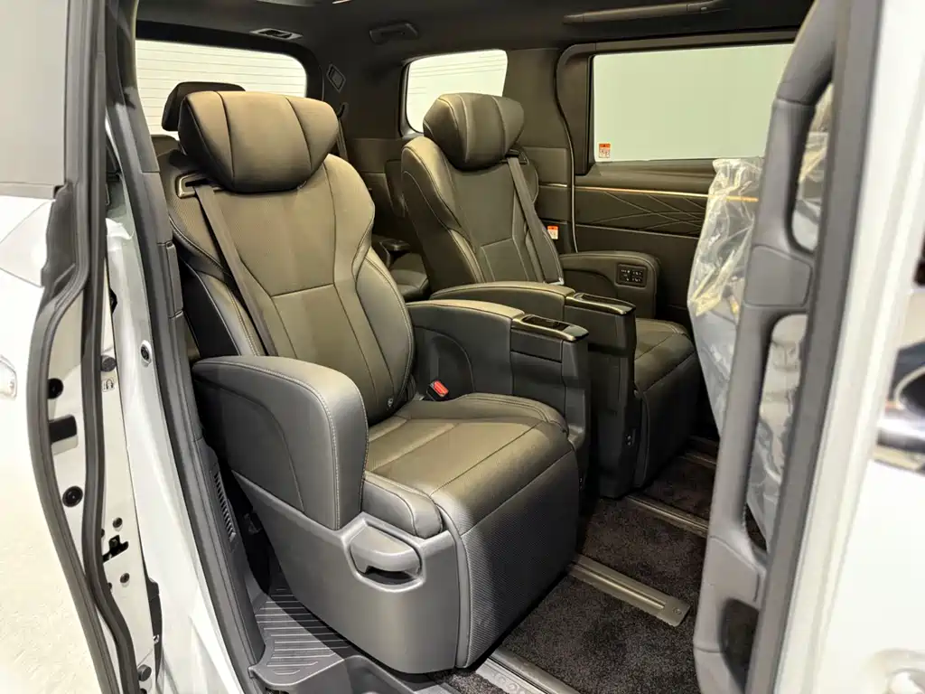 Toyota Alphard 2025 — фото 8