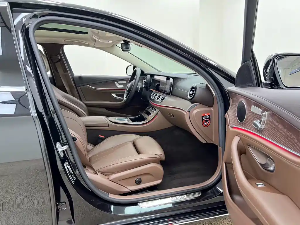 Mercedes-Benz E-Class 2022 — фото 33