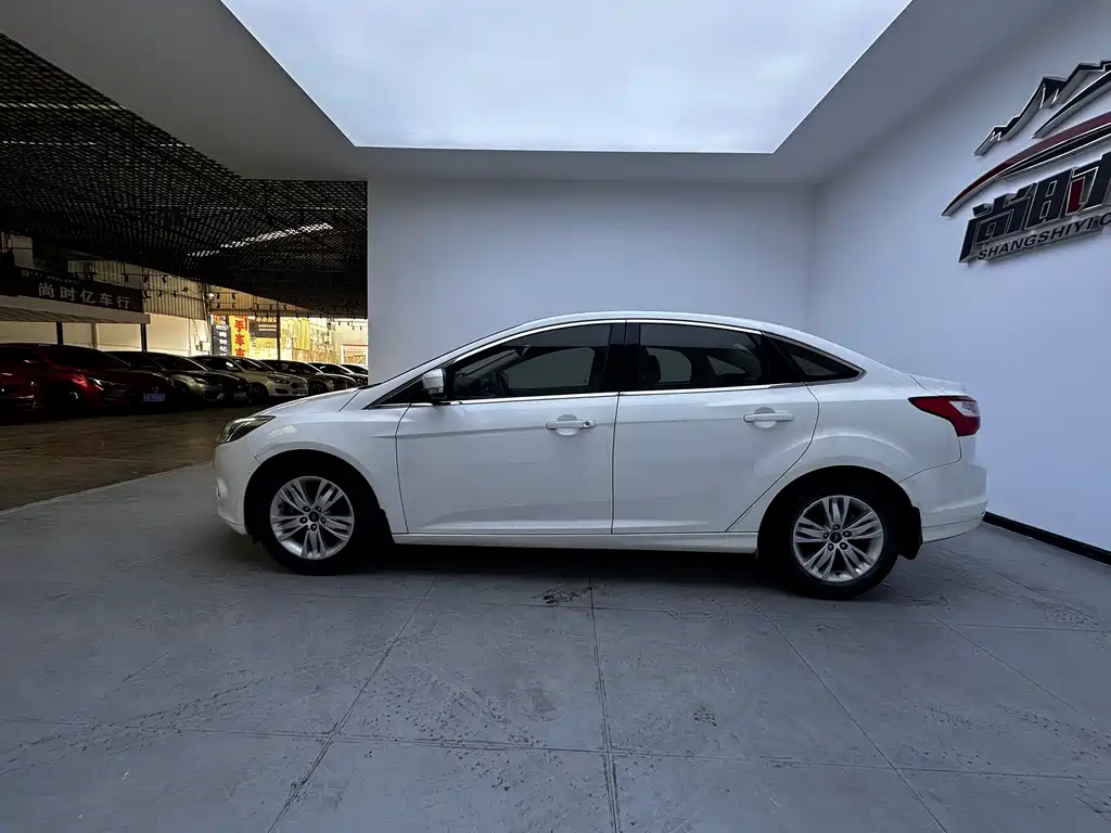 Ford Focus 2015 — фото 4