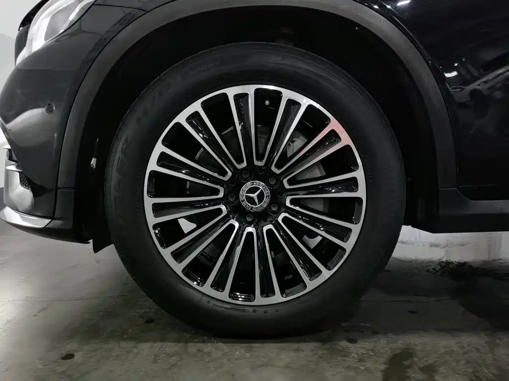 Mercedes-Benz GLC 2017 — фото 17