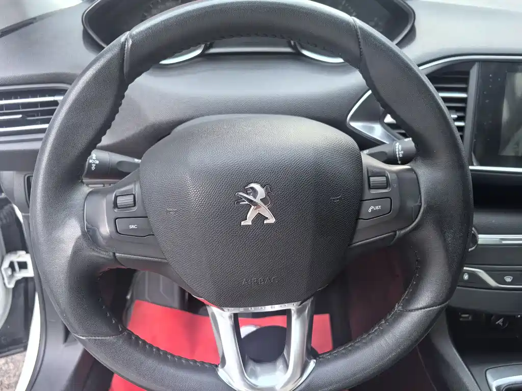Peugeot 308S 2015 — фото 18