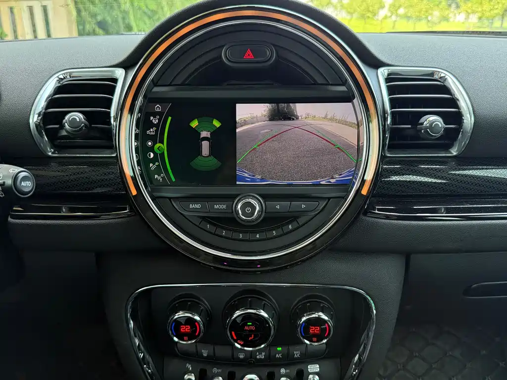 MINI Clubman 2019 — фото 13
