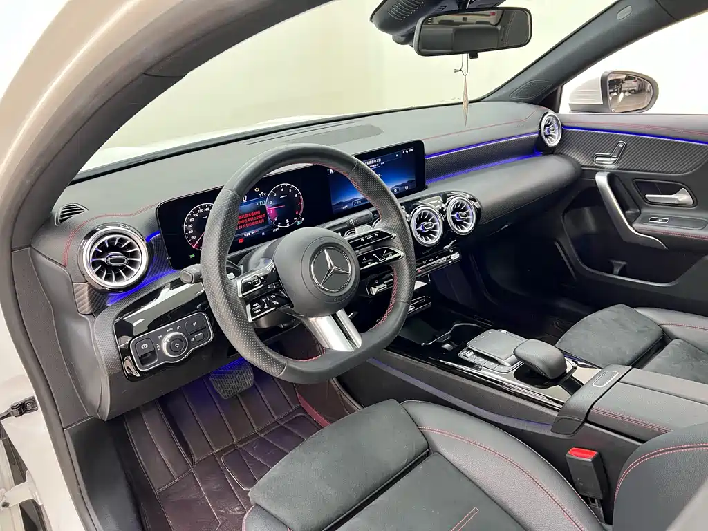 Mercedes-Benz A-Class 2023 — фото 13