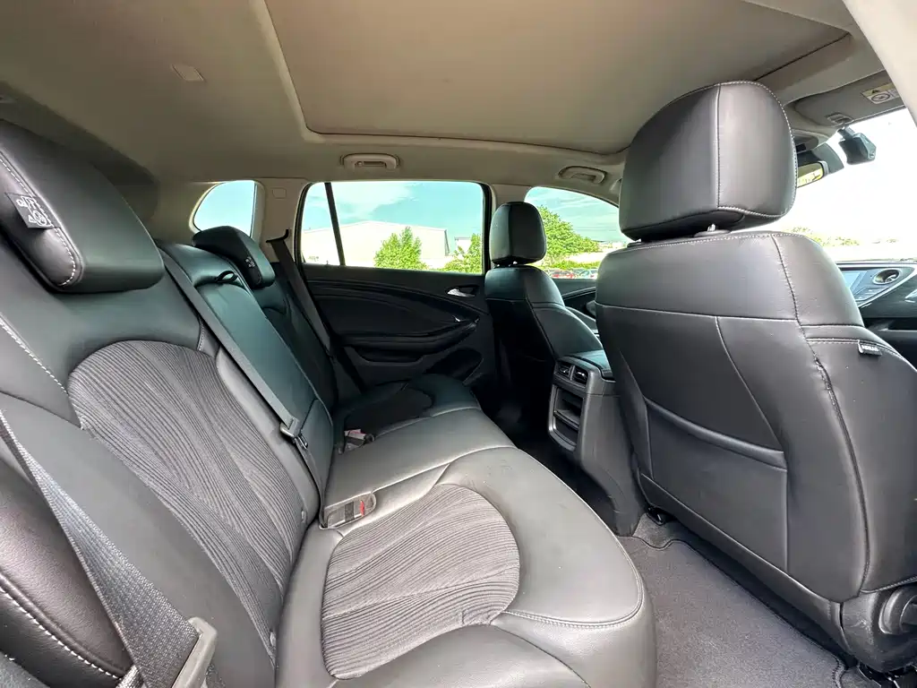 Buick Envision Plus 2017 — фото 8