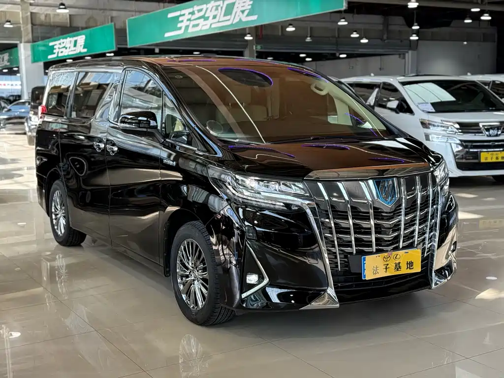 Toyota Alphard 2023 — фото 3
