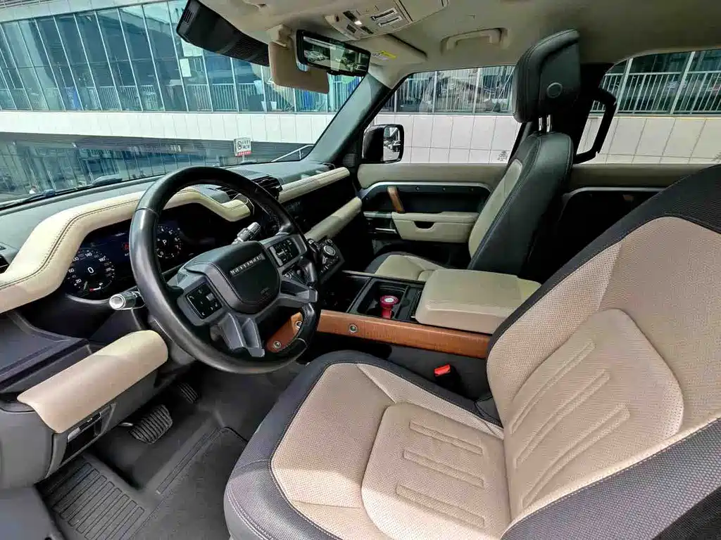 Land Rover Defender 2022 — фото 8