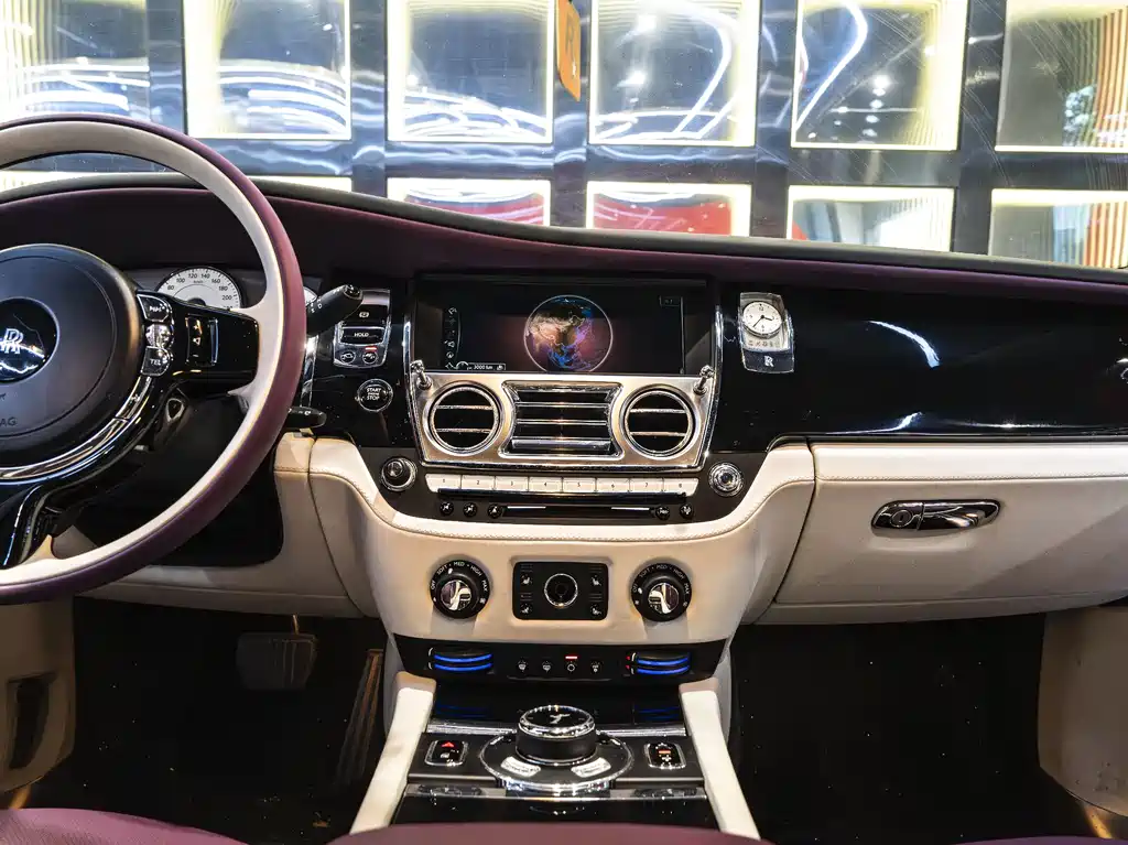 Rolls-Royce Ghost 2013 — фото 13