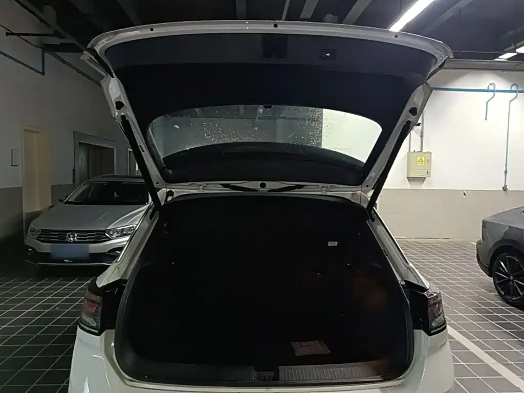 Volkswagen T-Roc 2025 — фото 19