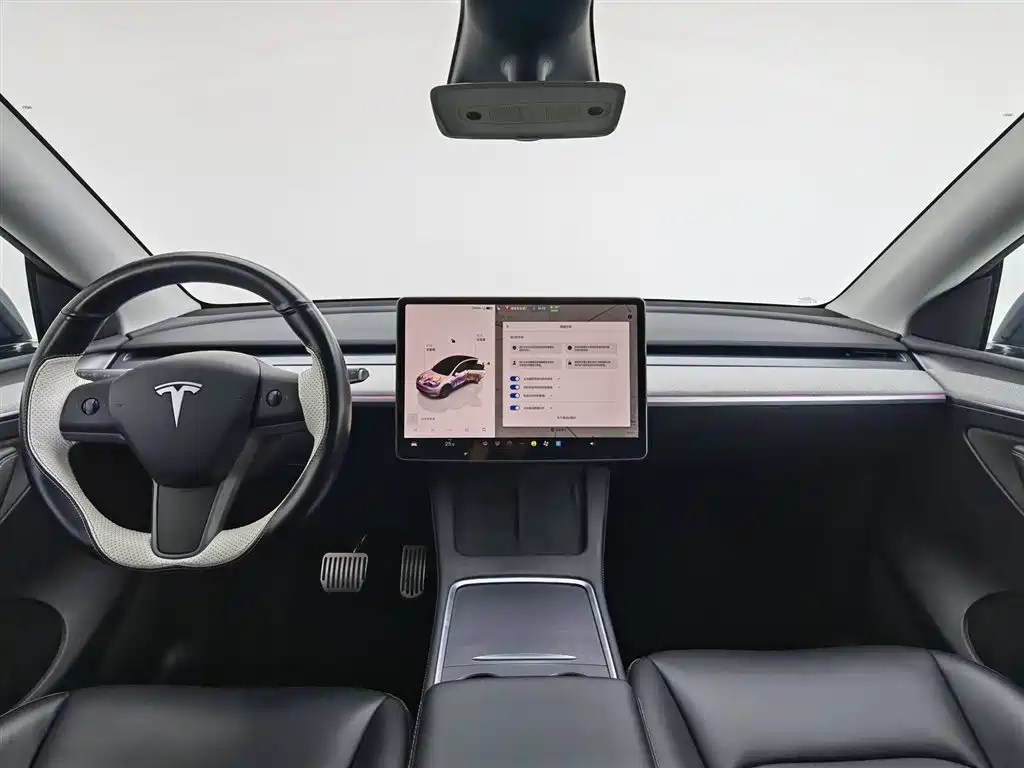 Tesla Model Y 2024 — фото 5