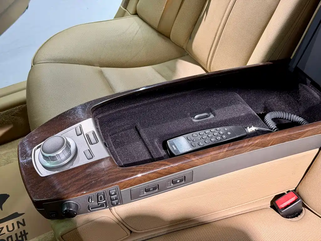 BMW 7 Series 2007 — фото 10