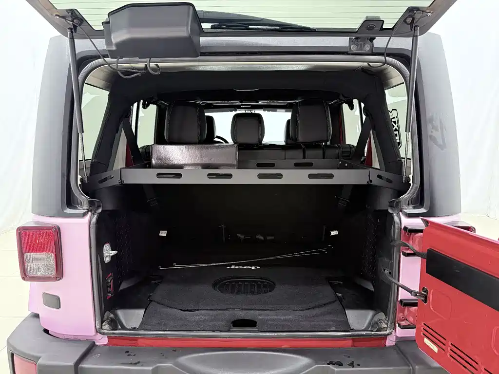 Jeep Wrangler 2018 — фото 11