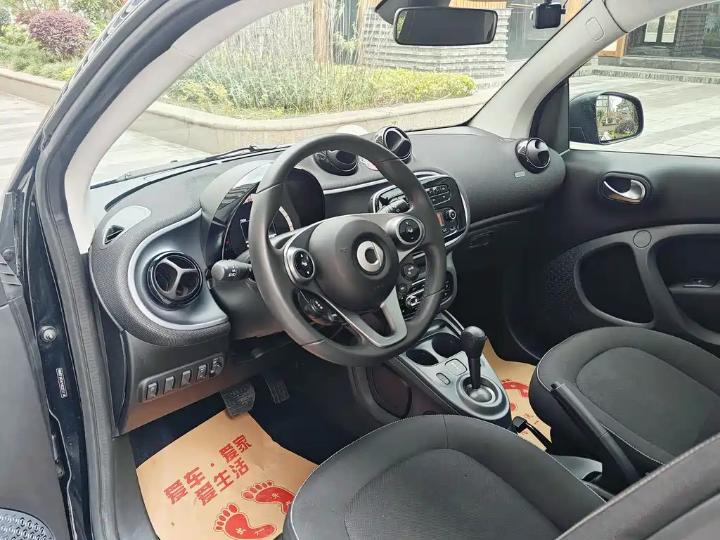 smart Fortwo 2017 — фото 10