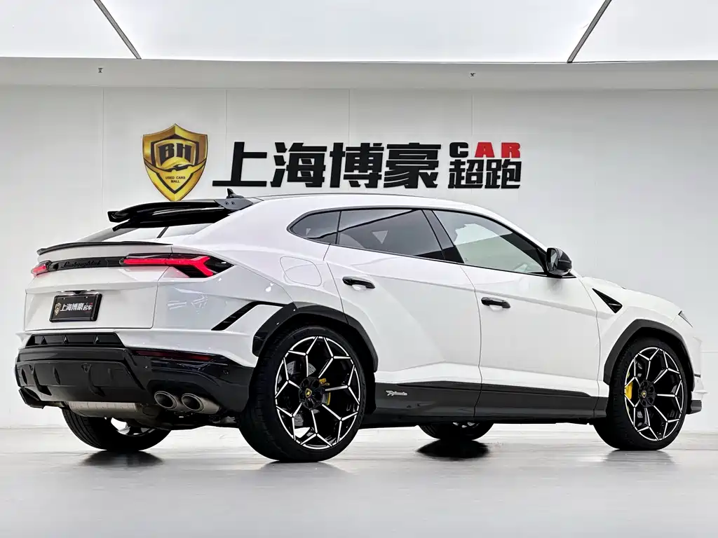 Lamborghini Urus 2023 — фото 6