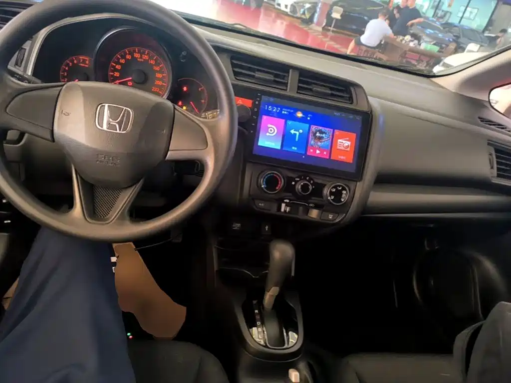 Honda Fit 2018 — фото 10