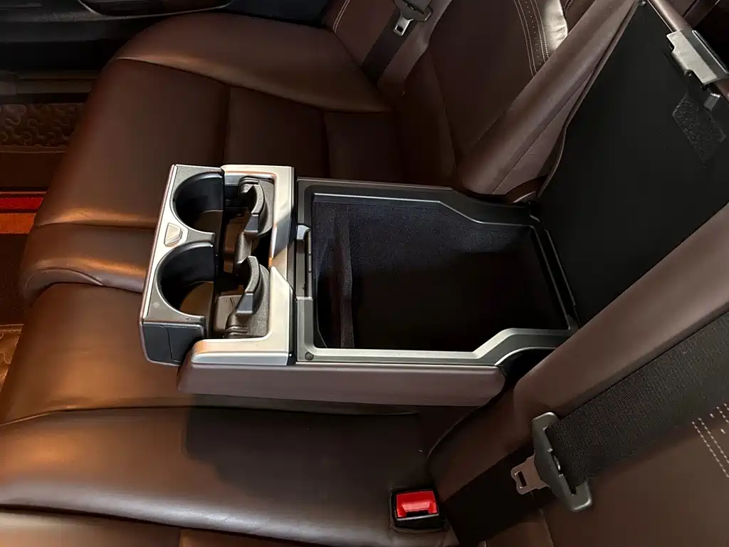 BMW 5 Series 2016 — фото 14