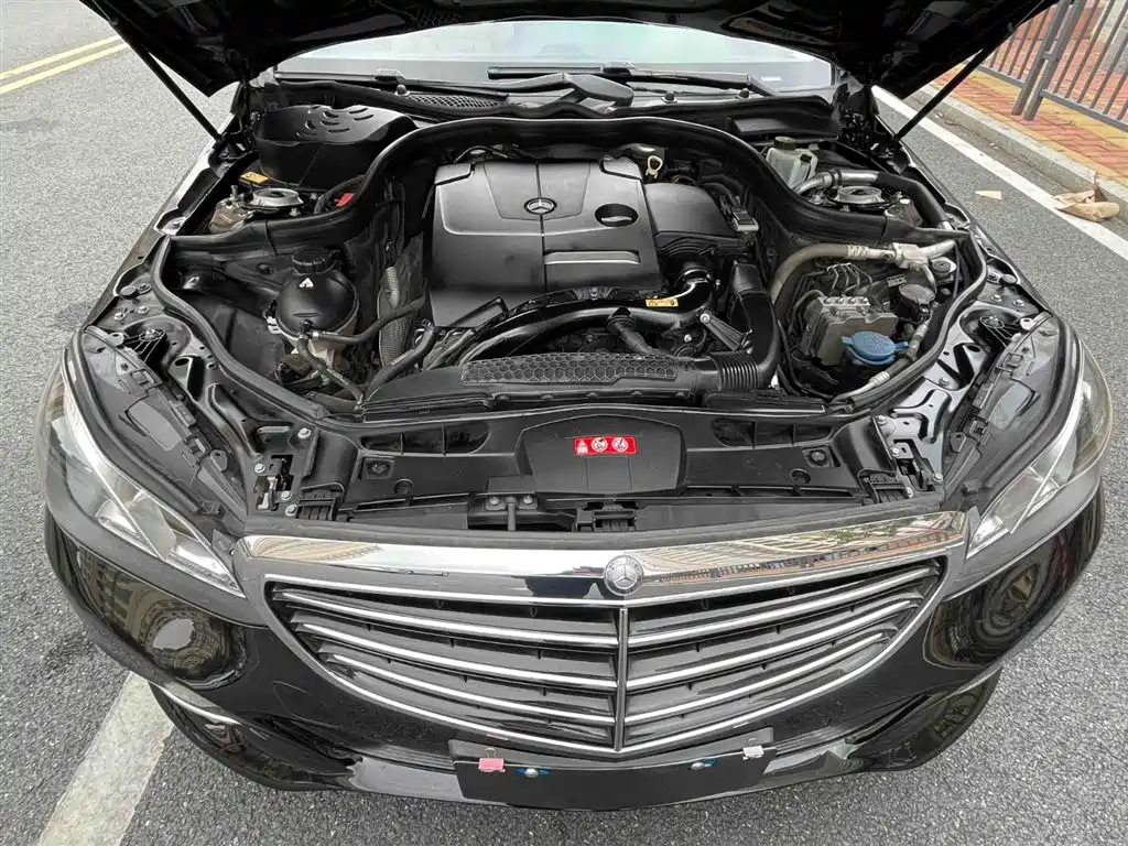 Mercedes-Benz E-Class 2016 — фото 21