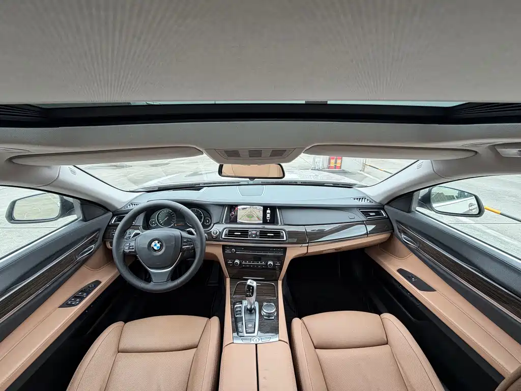 BMW 7 Series 2015 — фото 8
