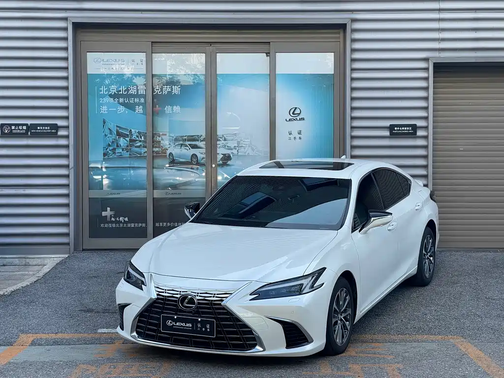 Lexus ES 2025 — фото 1