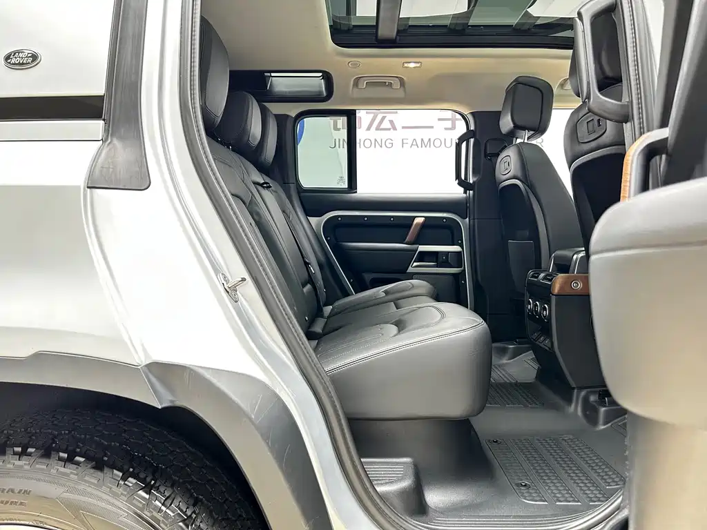 Land Rover Defender 2022 — фото 20