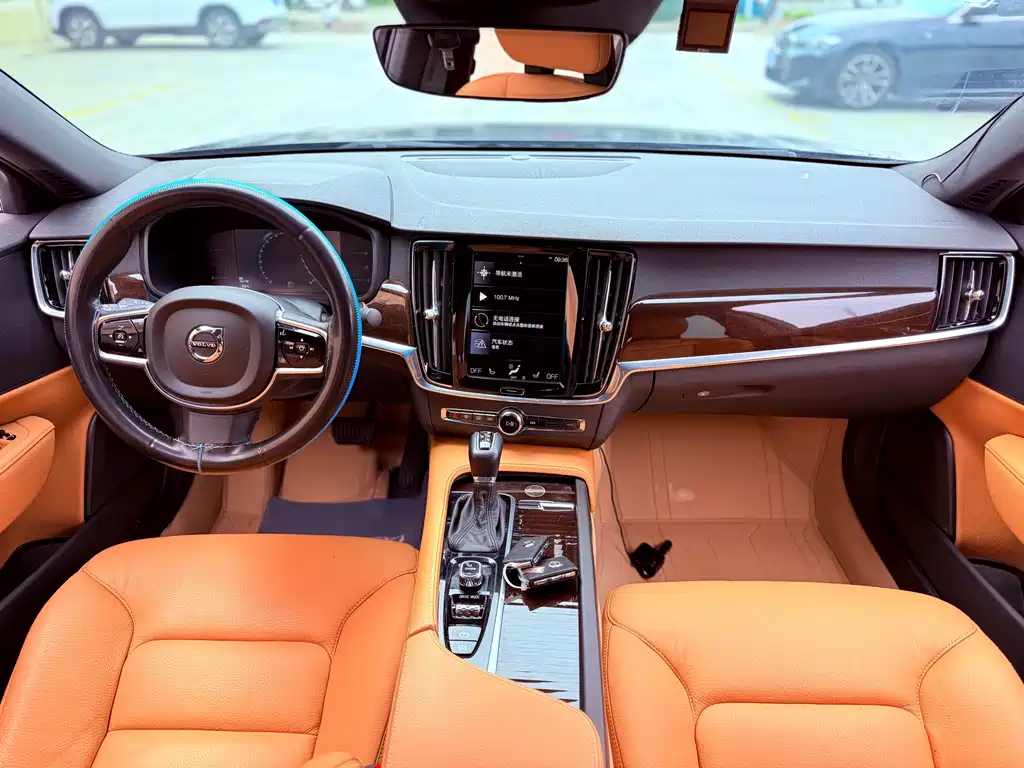 Volvo S90 2017 — фото 13