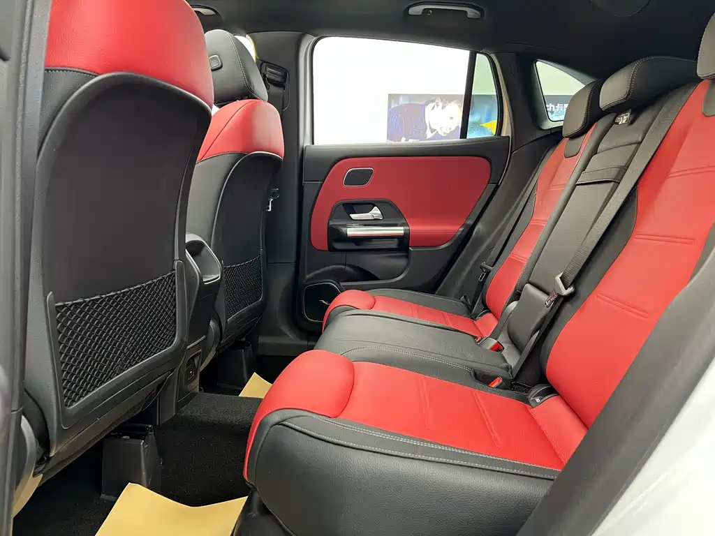 Mercedes-Benz GLA AMG 2023 — фото 28