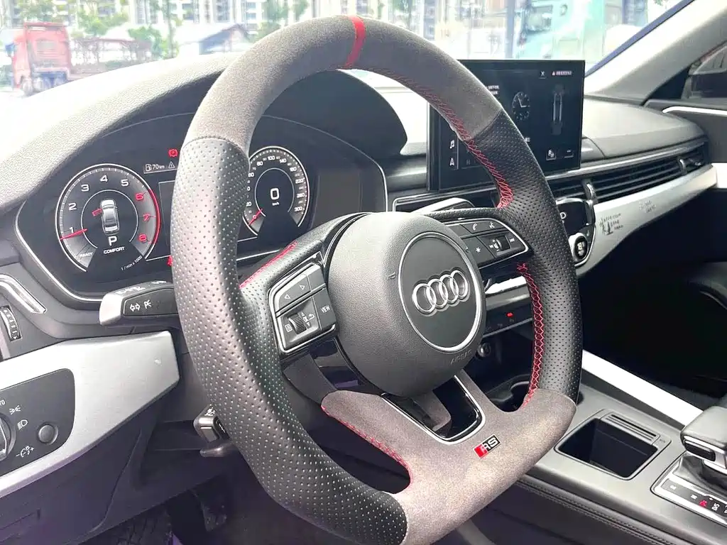 Audi A4L 2023 — фото 10