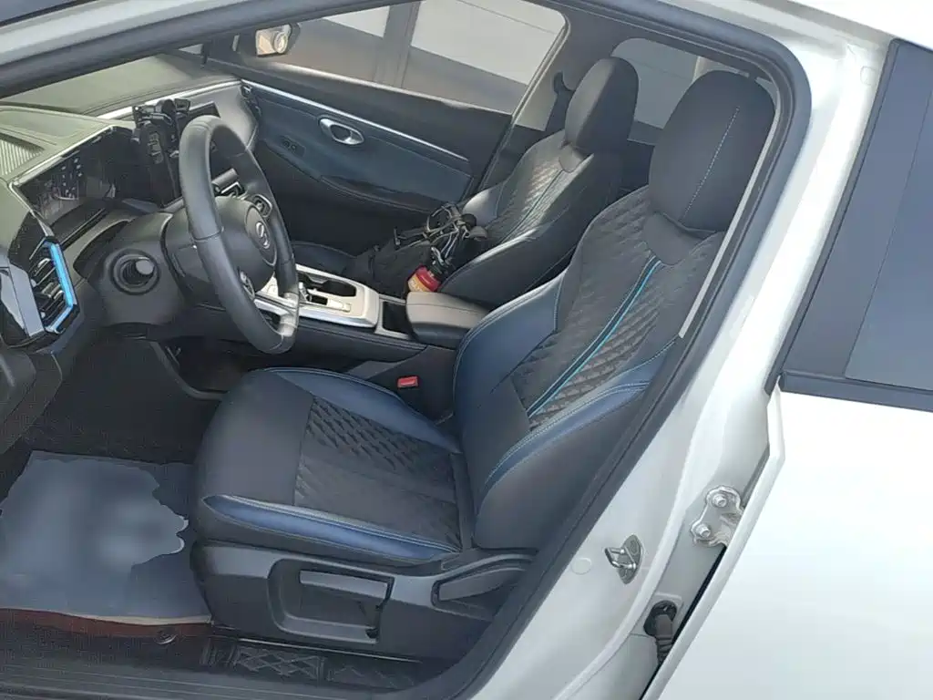 GAC Trumpchi GS3 2025 — фото 15