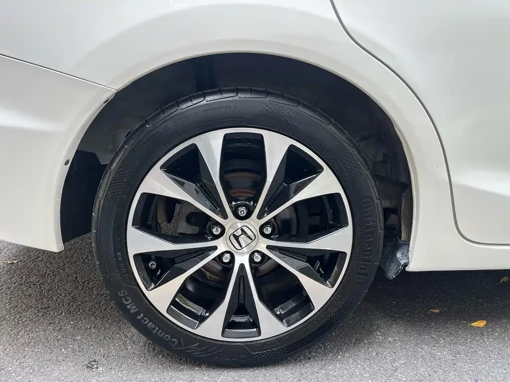 Honda Civic 2015 — фото 11