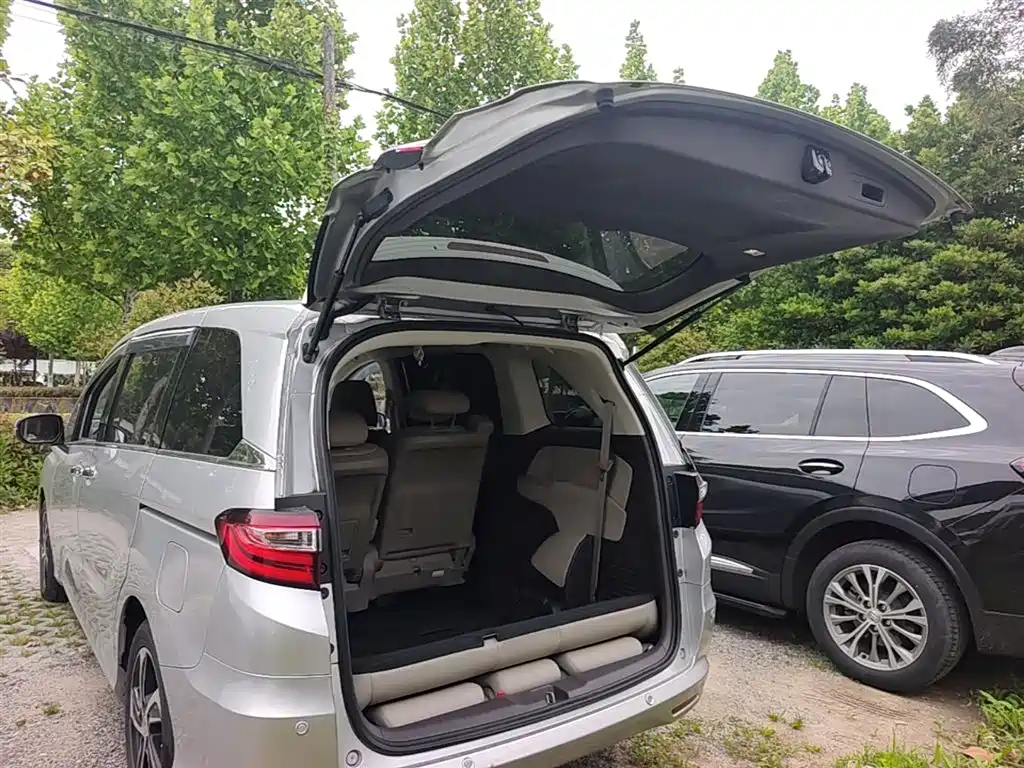 Honda Odyssey 2015 — фото 10