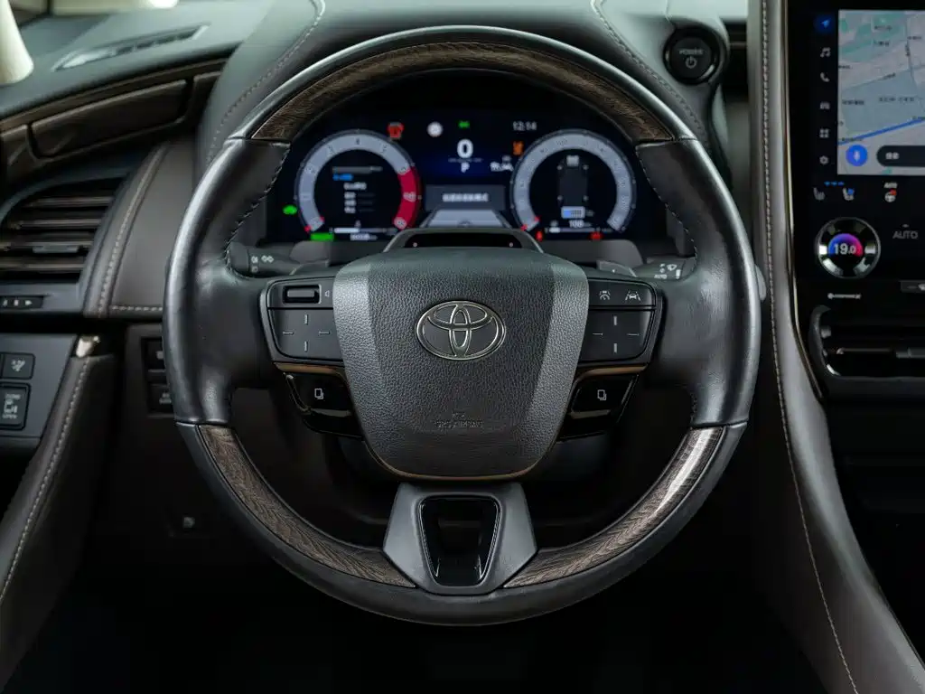Toyota Alphard 2024 — фото 12