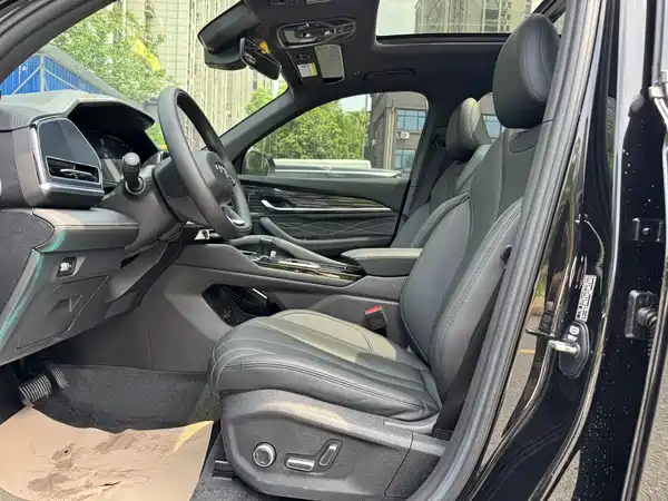 Geely Xingyue L 2025