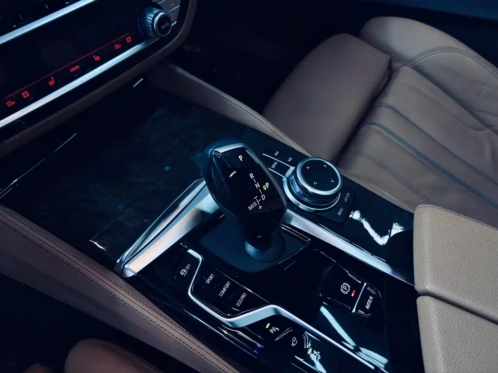 BMW 6 Series GT 2022 — фото 12