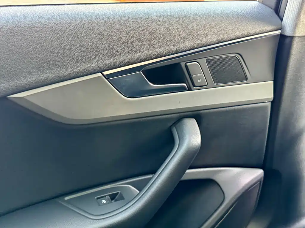 Audi A4L 2020 — фото 14