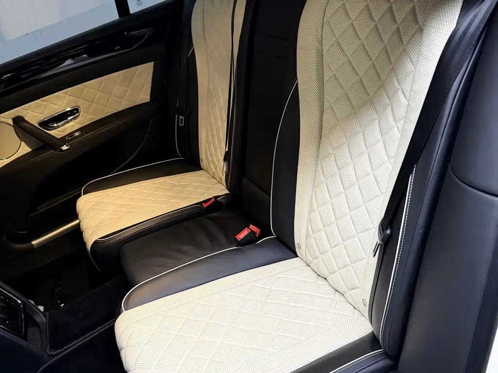 Bentley Flying Spur 2019 — фото 18