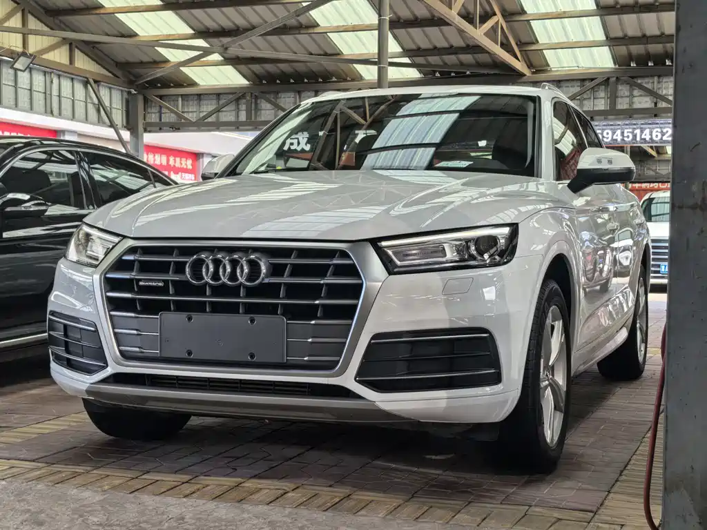 Audi Q5L 2020 — фото 2