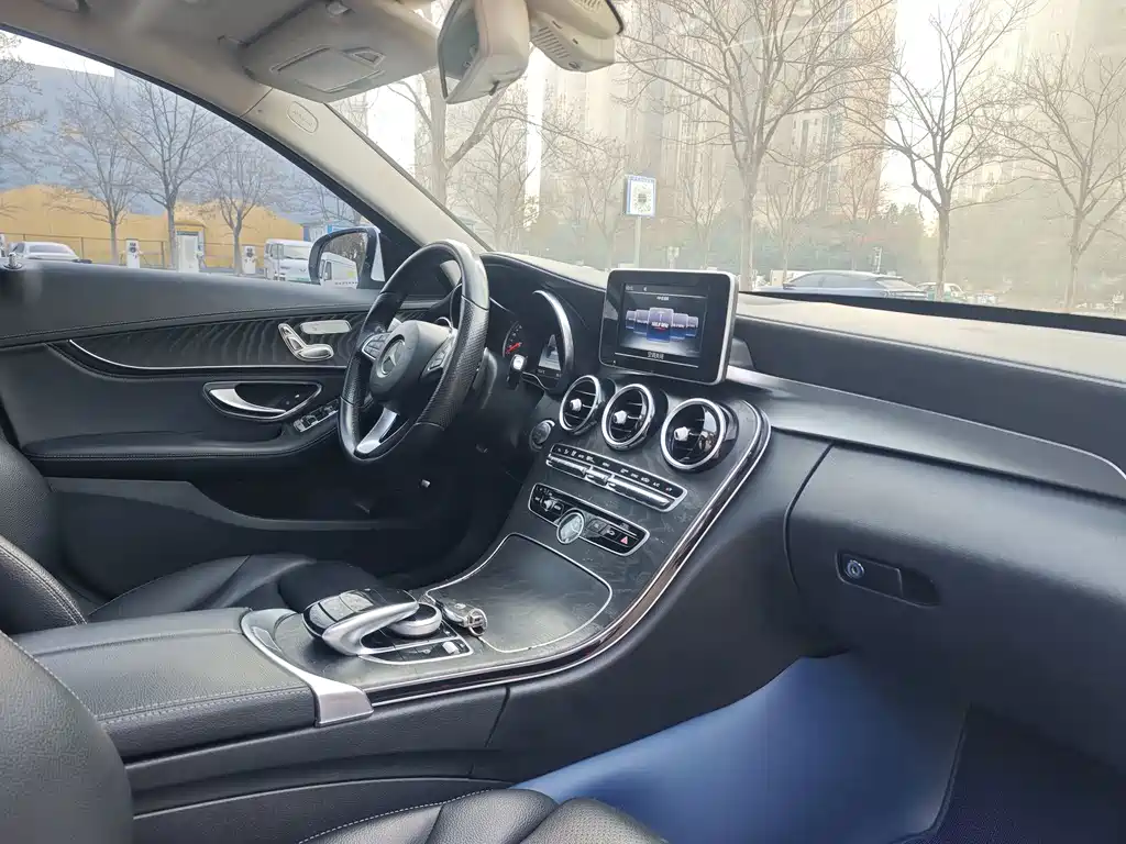 Mercedes-Benz C-Class 2017 — фото 16