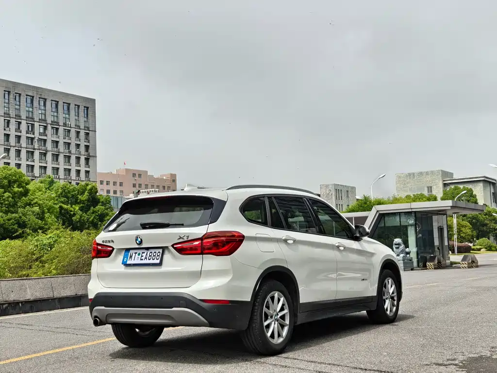 BMW X1 2018 — фото 9