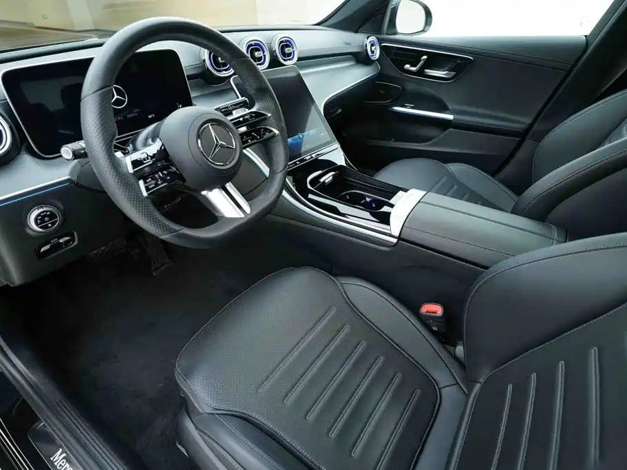 Mercedes-Benz C-Class 2023 — фото 9