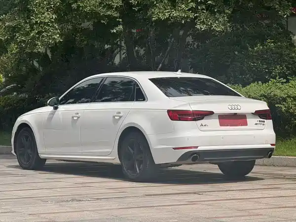 Audi A4L 2017