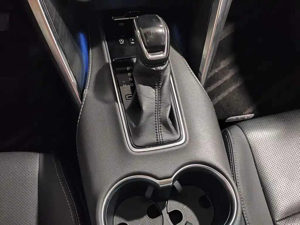 Toyota Harrier 2022 — фото 8