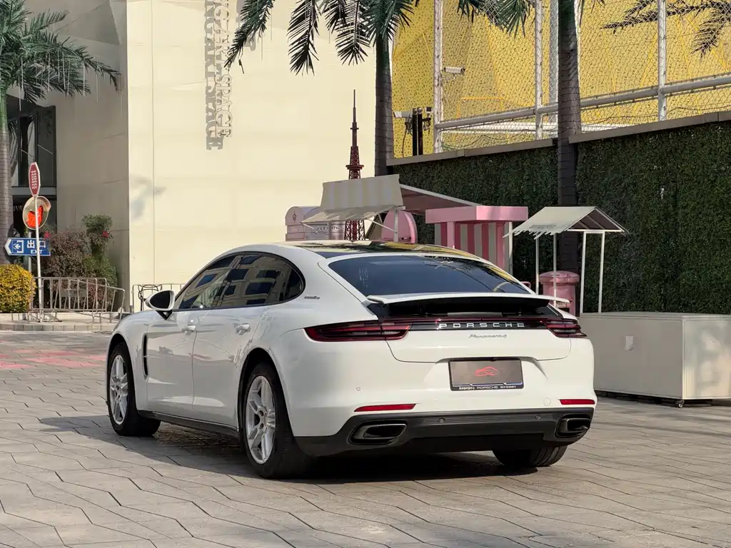 Porsche Panamera 2017 — фото 6