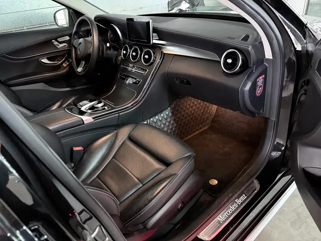 Mercedes-Benz C-Class 2017 — фото 21