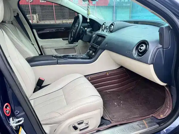 Jaguar XJ 2013