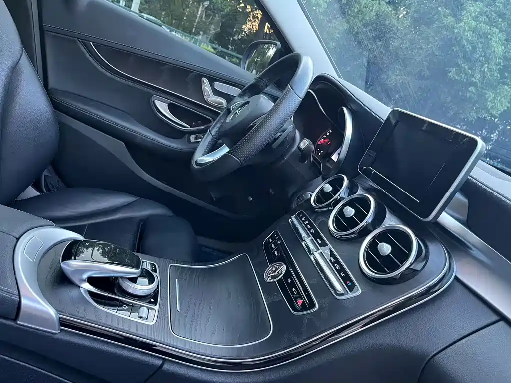 Mercedes-Benz C-Class 2019 — фото 18