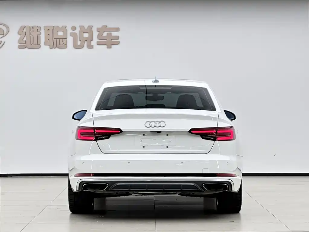 Audi A4L 2019