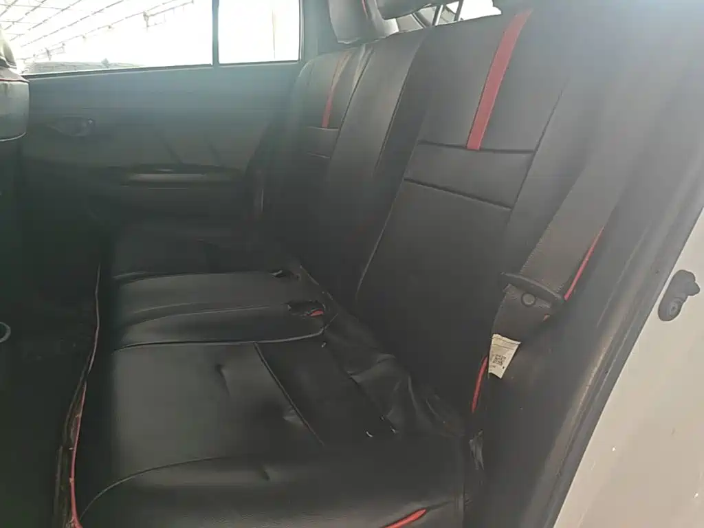 Toyota Yaris L 2017 — фото 17